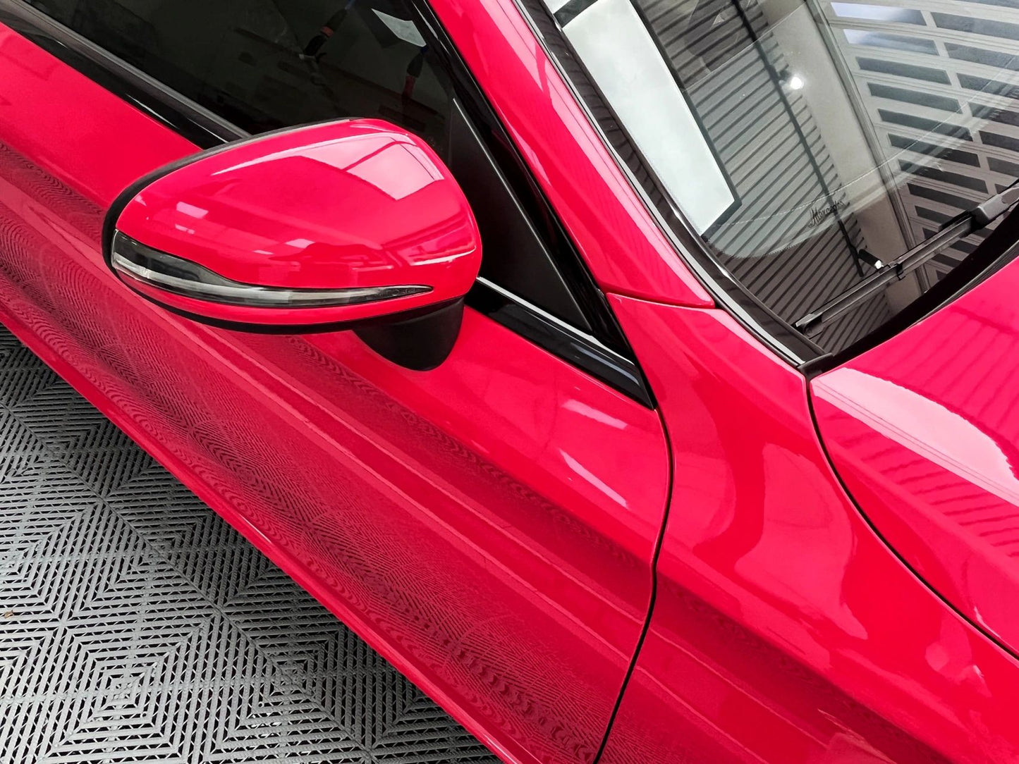 Mallcas™ Glossy Strawberry Red Vinyl Wrap (PET Liner)