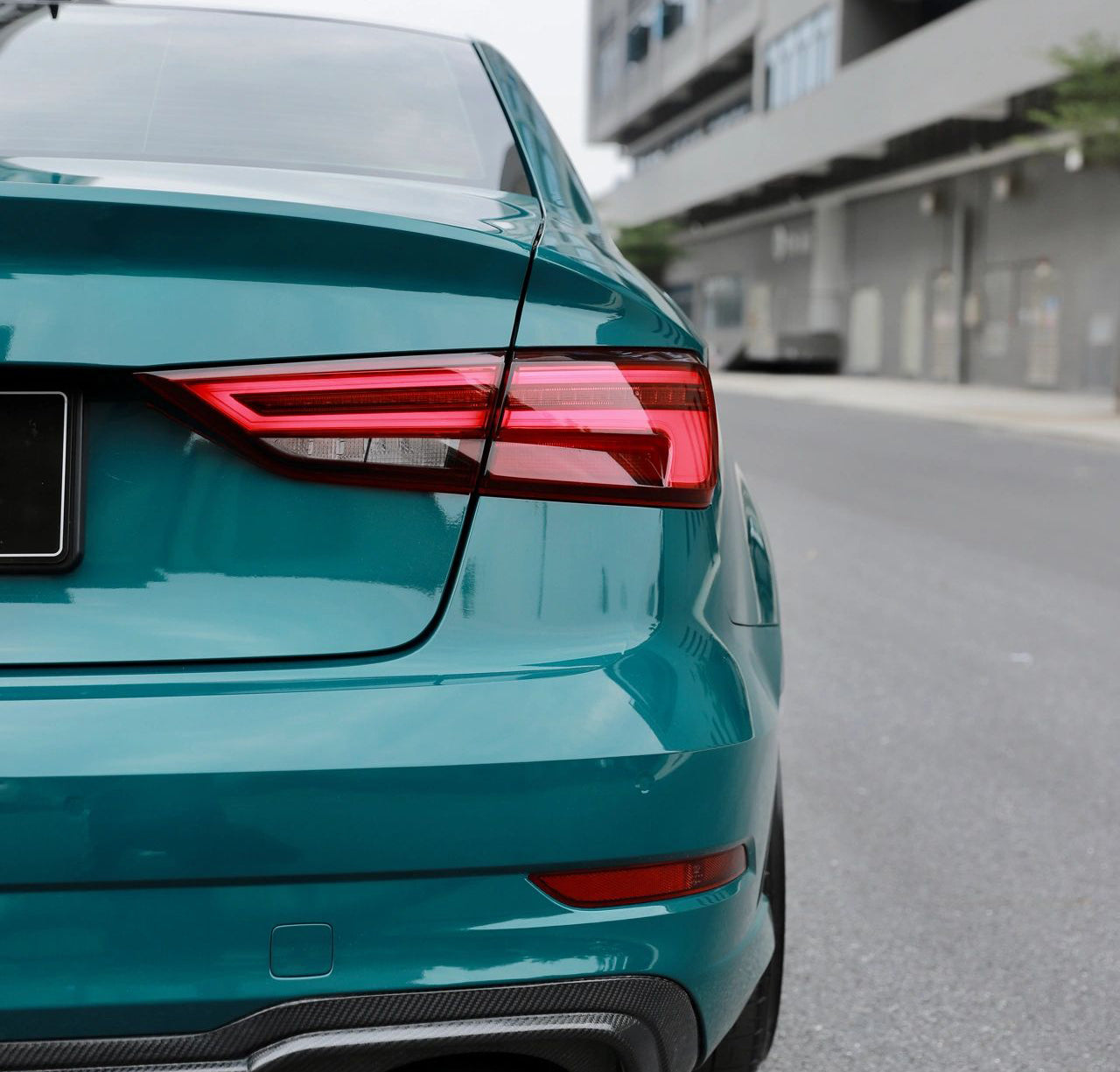 Mallcas™ Glossy Hell Green Vinyl Wrap (PET Liner)