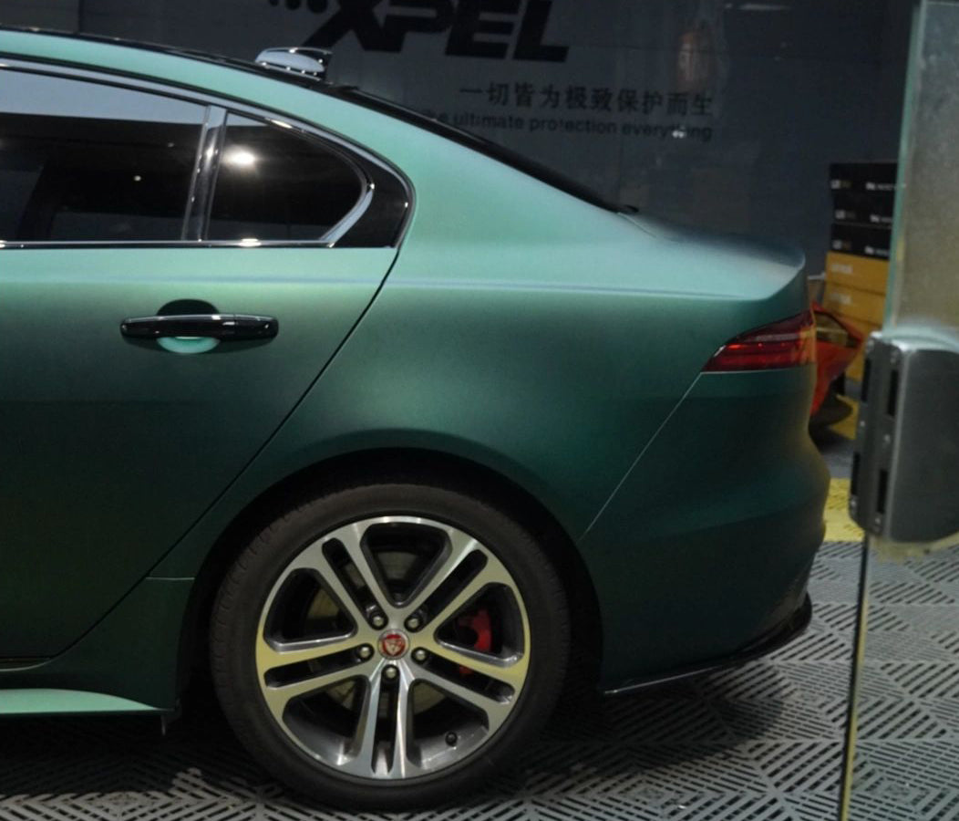 Mallcas™ Matte Venom Green Vinyl Wrap (PET Liner)