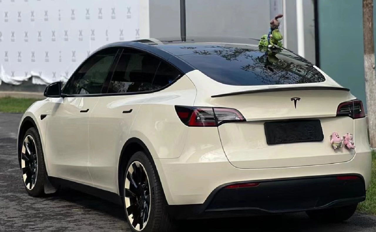 Mallcas™ Glossy Coopers White Vinyl Wrap (PET Liner)
