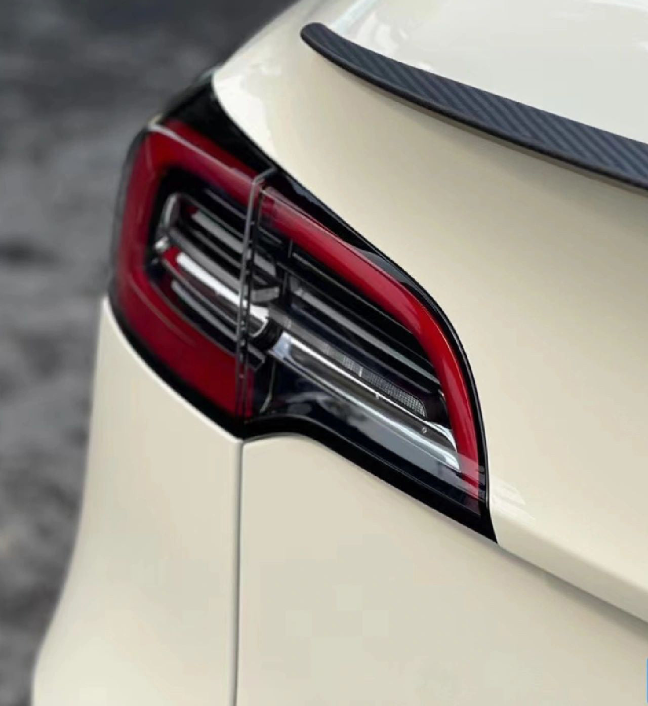 Mallcas™ Glossy Coopers White Vinyl Wrap (PET Liner)