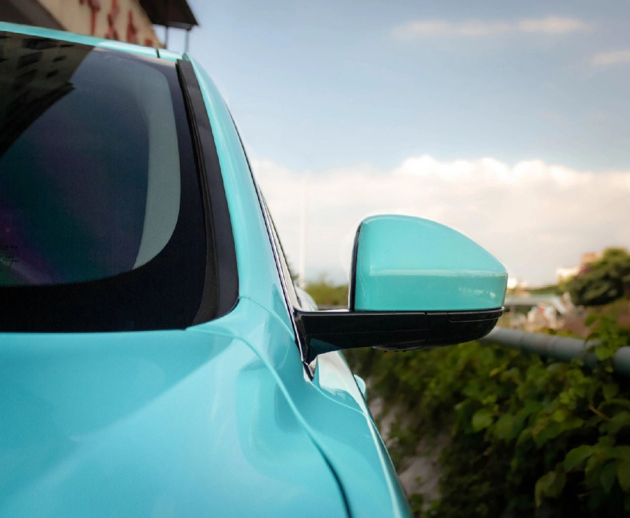 Mallcas™ Glossy Turquoise Dream Vinyl Wrap (PET Liner)