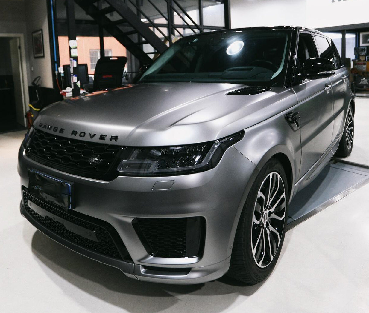 Mallcas™ Matte Dark Silver Vinyl Wrap (PET Liner)