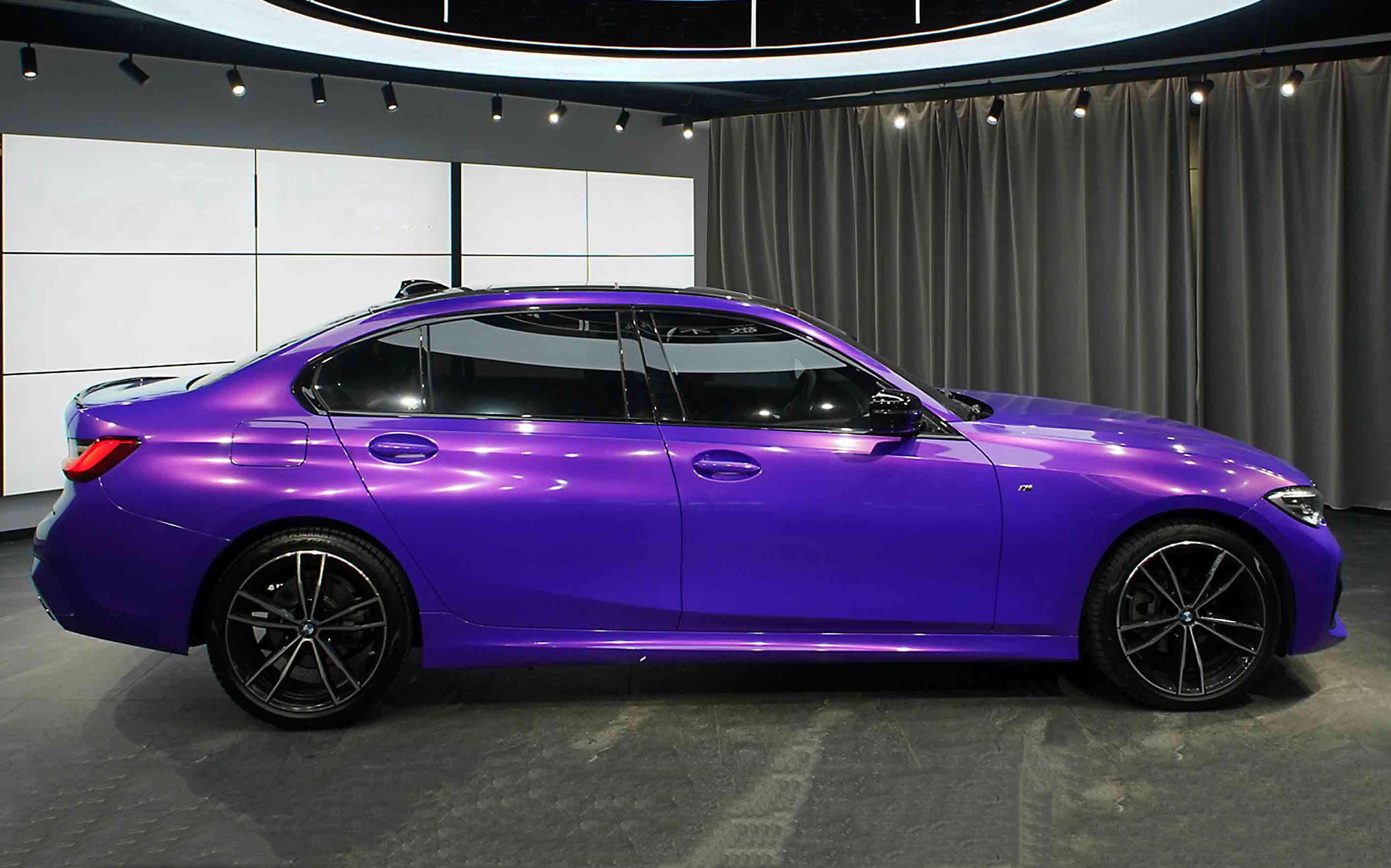 Mallcas™ Glossy Ghost Purple Vinyl Wrap (PET Liner)
