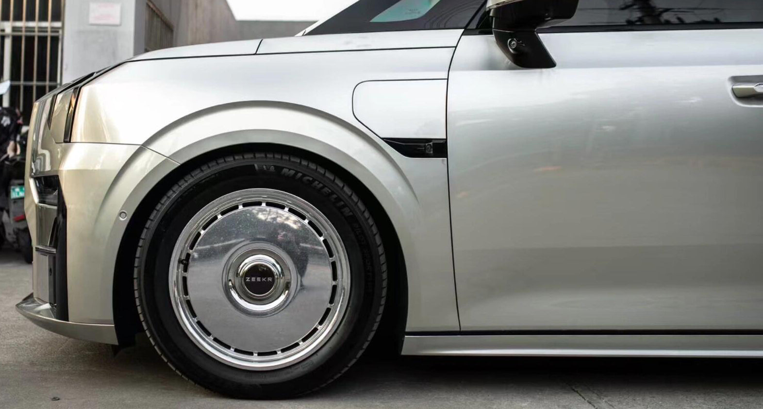 Mallcas™ TPU ColorPPF Gloss Liquid Metallic Titanium Silver