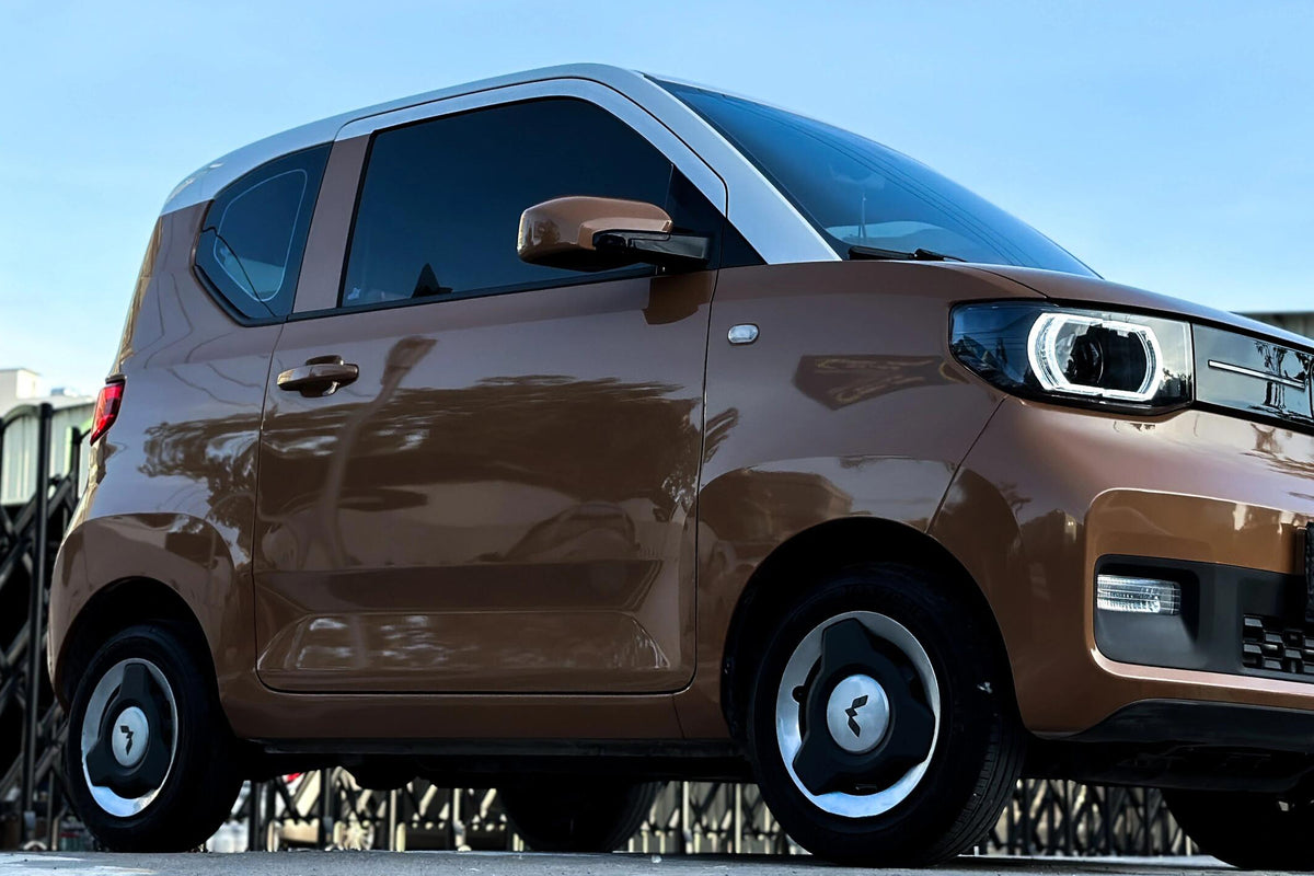 Mallcas™ Glossy Caramel Brown Vinyl Wrap (PET Liner)