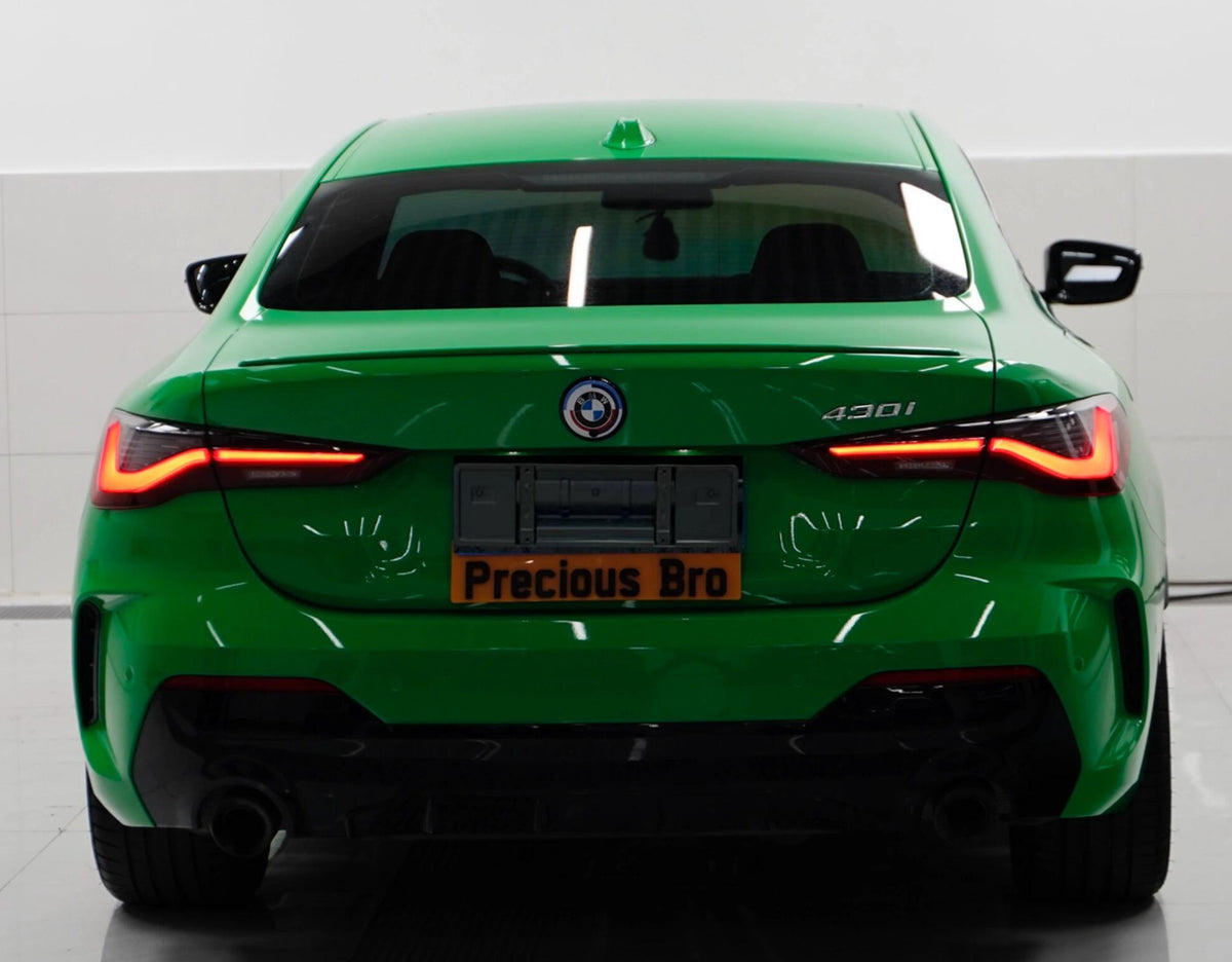 Mallcas™ Glossy Signal Green Vinyl Wrap (PET Liner)