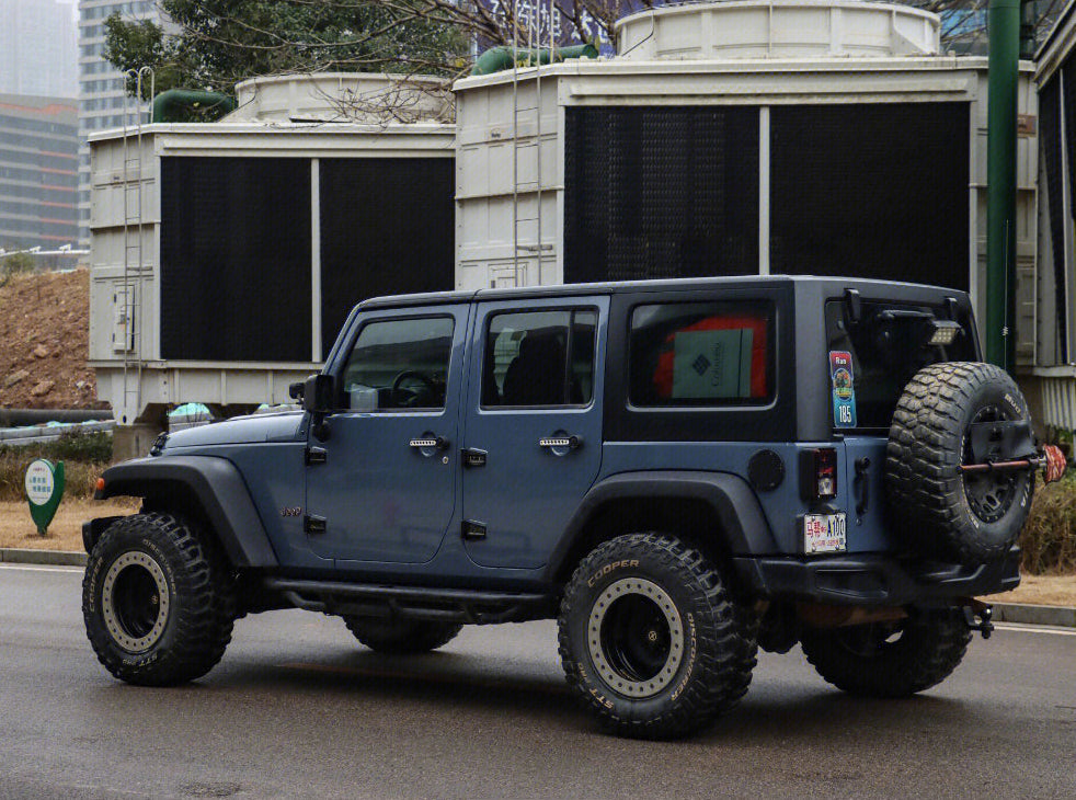 Mallcas™ Glossy Cement Grey Vinyl Wrap (PET Liner)