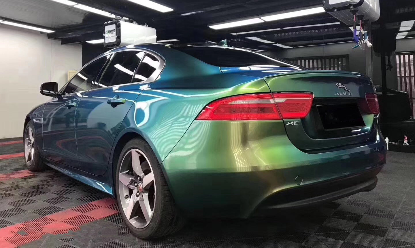 Mallcas™ Glossy Chameleon Jungle Green Vinyl Wrap (PET Liner)