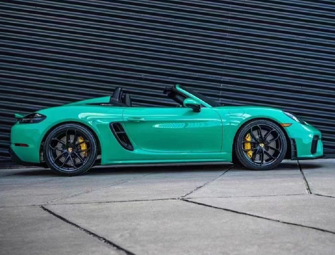 Mallcas™ Glossy Light Green Vinyl Wrap (PET Liner)