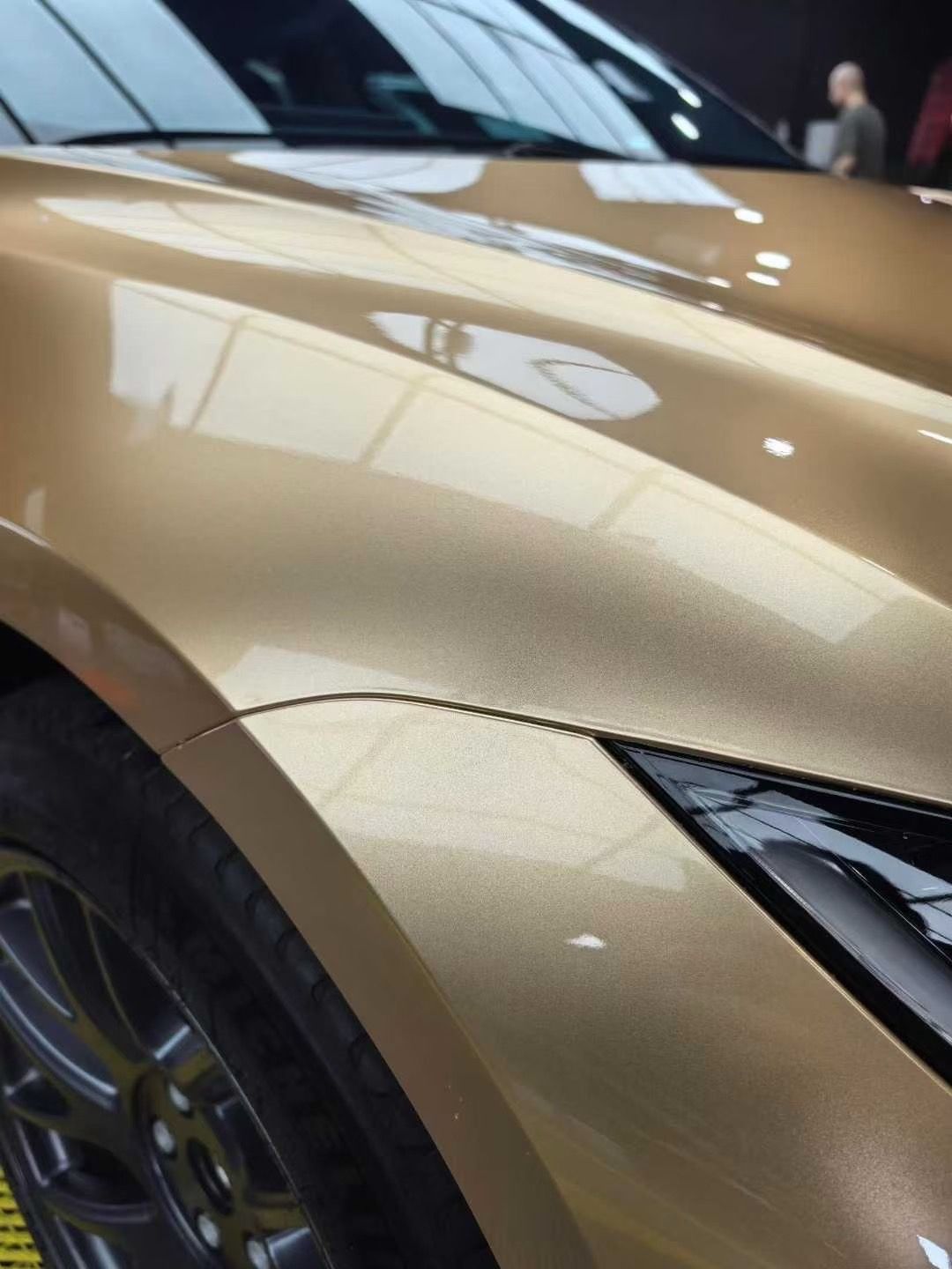Mallcas™ Glossy Metallic Milan Gold Vinyl Wrap (PET Liner)