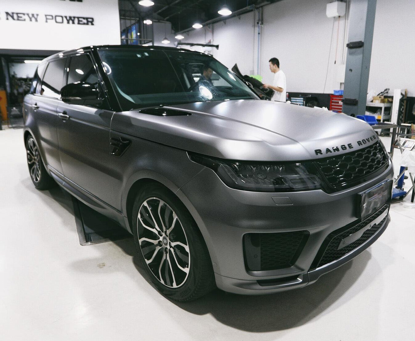 Mallcas™ Matte Dark Silver Vinyl Wrap (PET Liner)