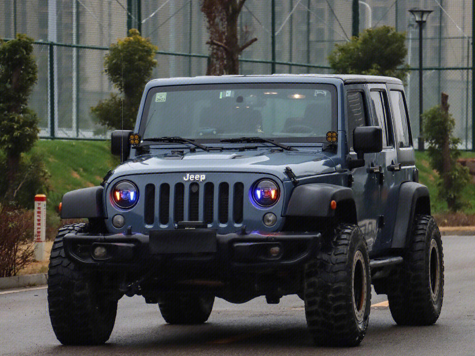 Mallcas™ Glossy Cement Grey Vinyl Wrap (PET Liner)