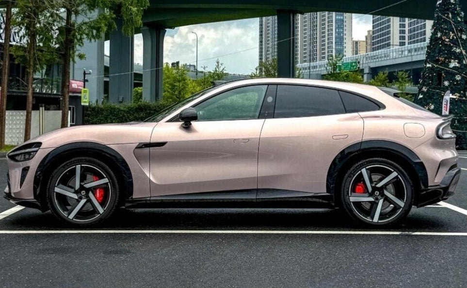 Mallcas™ Glossy Metallic MIUI Gilt Pink Vinyl Wrap (PET Liner)