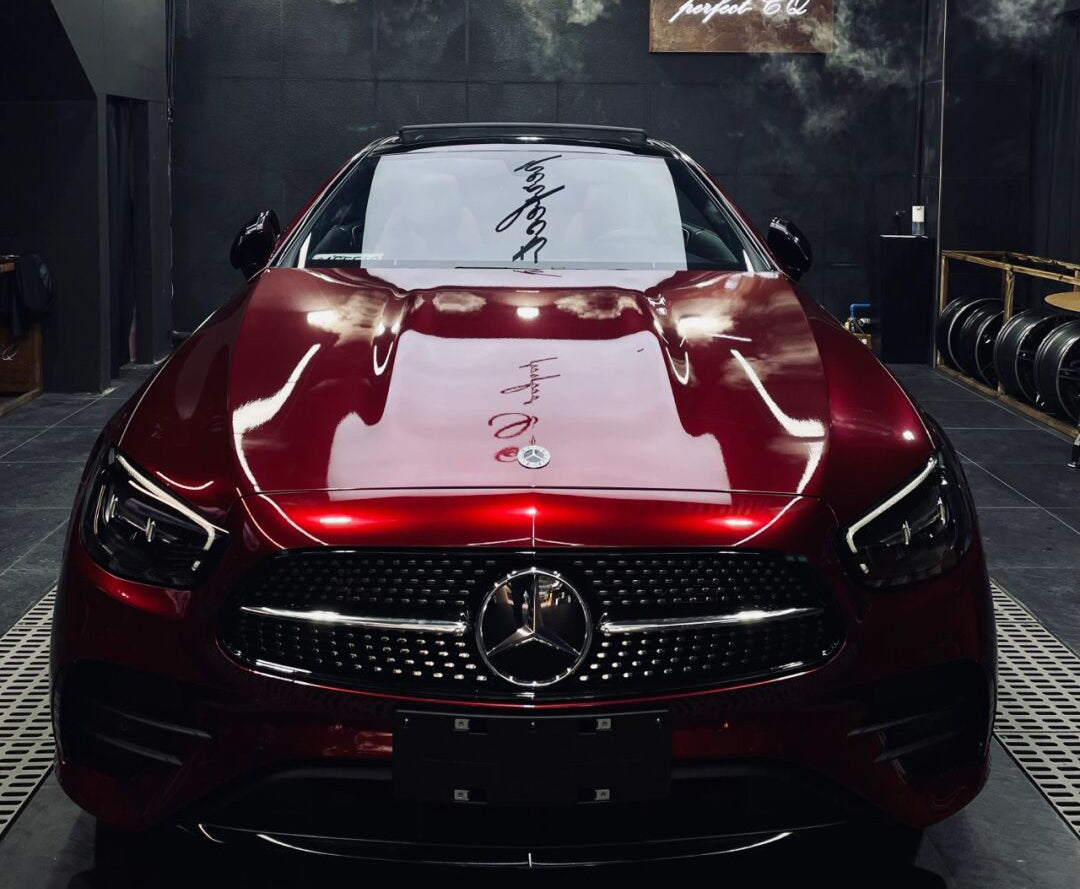 Mallcas™ Glossy Liquid Metallic Dragon Blood Red Vinyl Wrap (PET Liner)