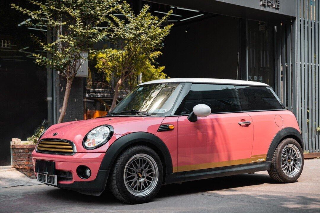 Mallcas™ Glossy Bean Red Vinyl Wrap (PET Liner)