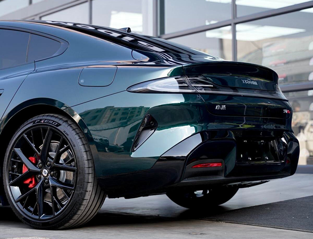 Mallcas™ Glossy Metallic Indigo Green Vinyl Wrap (PET Liner)
