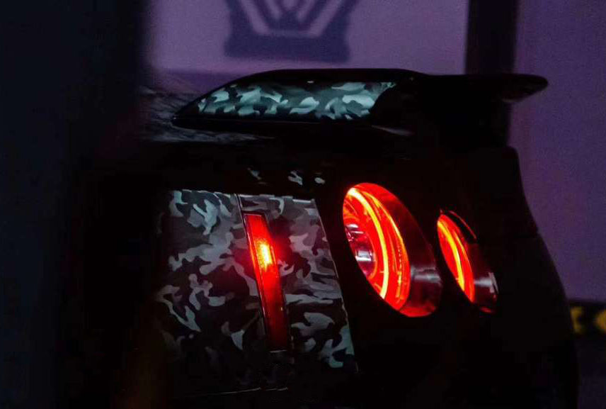 Mallcas™ Camouflage Black Carbon Fiber Vinyl Wrap (PET Liner)