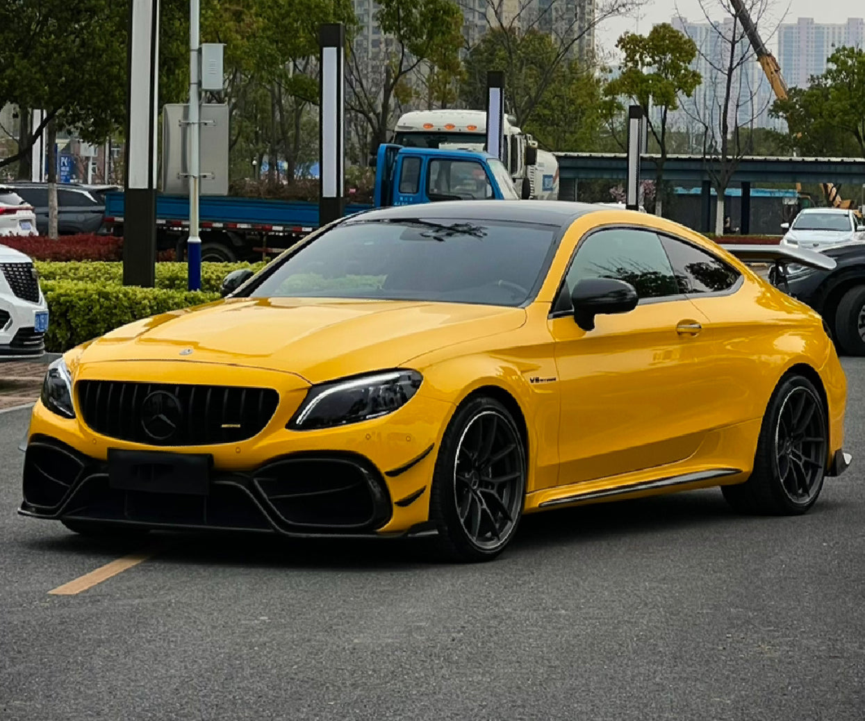 Mallcas™ Glossy Sunflower Yellow Vinyl Wrap (PET Liner)