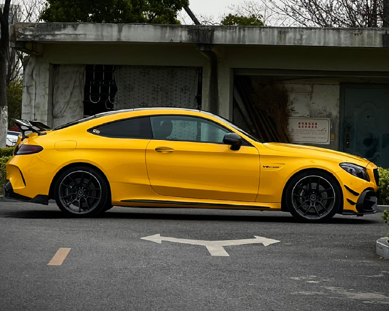 Mallcas™ Glossy Sunflower Yellow Vinyl Wrap (PET Liner)