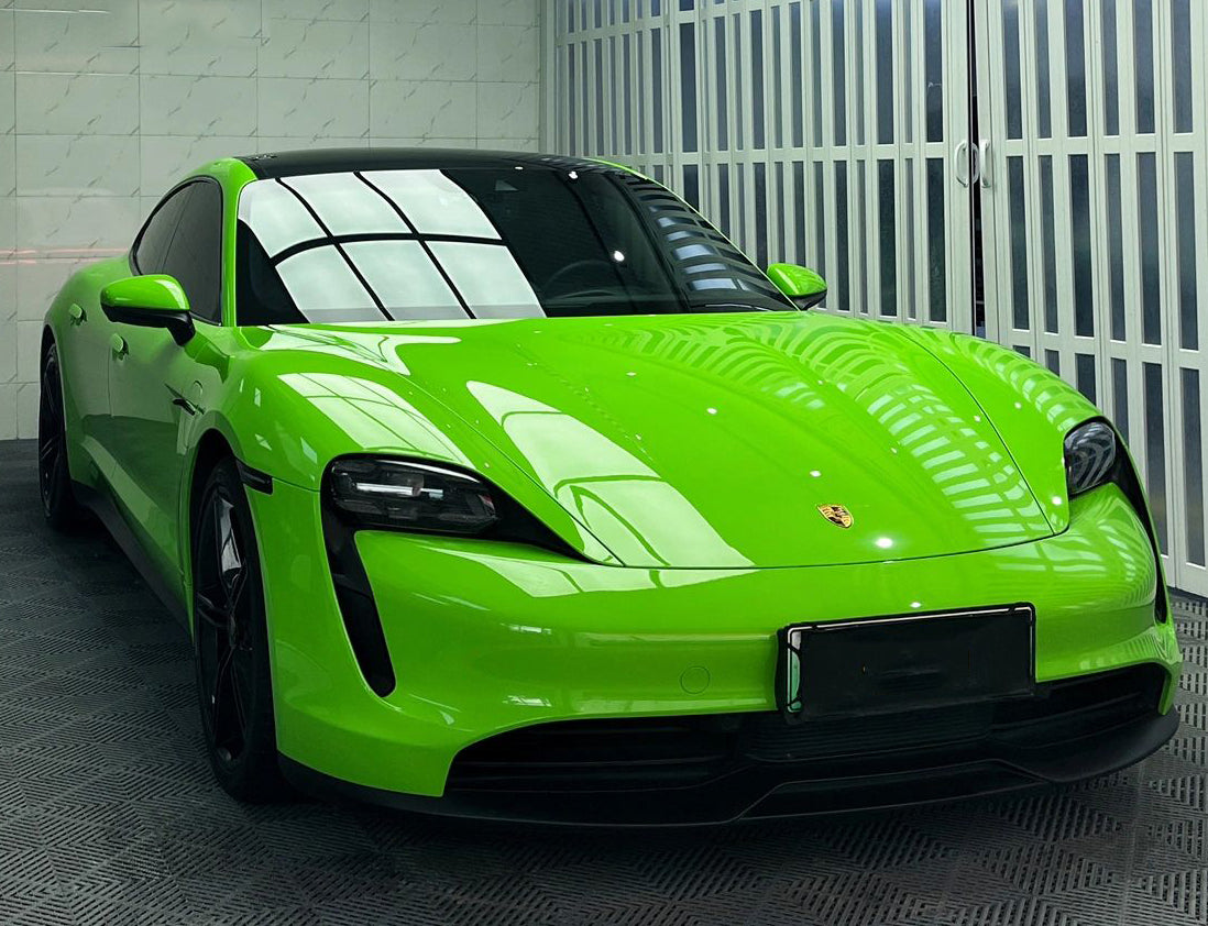 Mallcas™ Glossy Viper Green Vinyl Wrap (PET Liner)