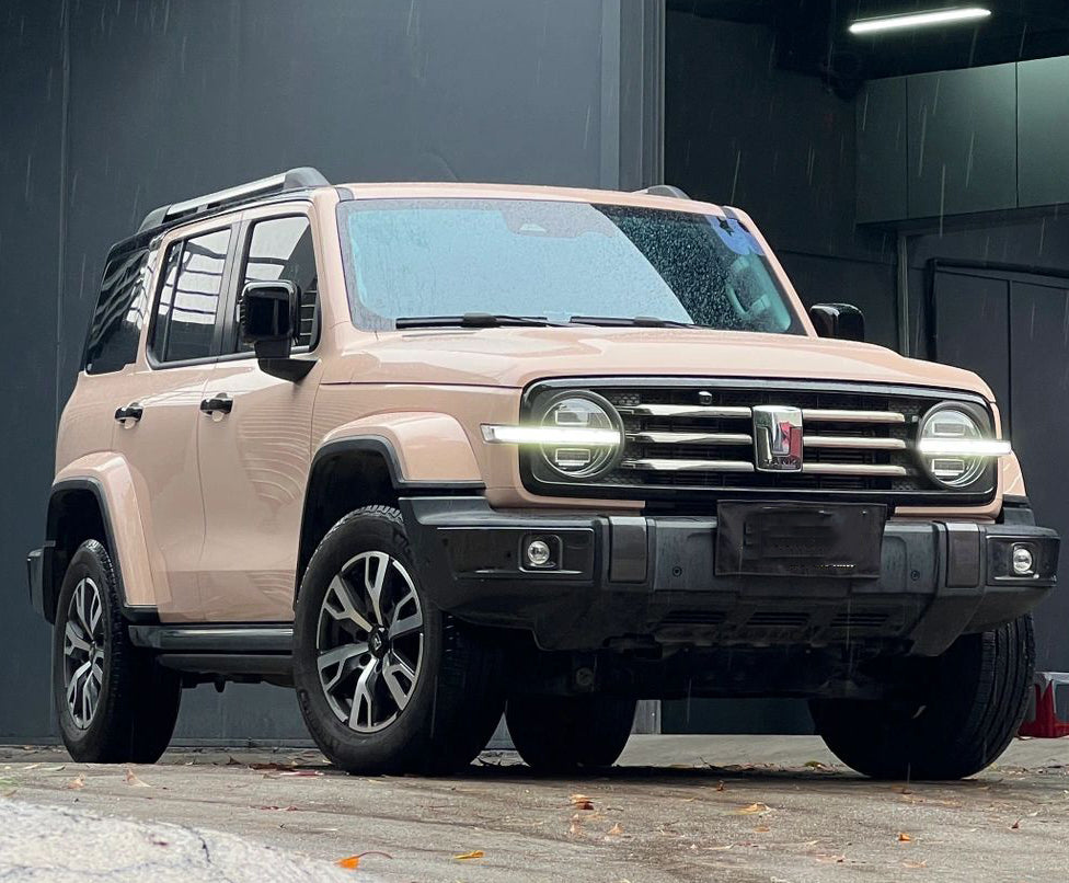 Mallcas™ Glossy Shine Latte Vinyl Wrap (PET Liner)