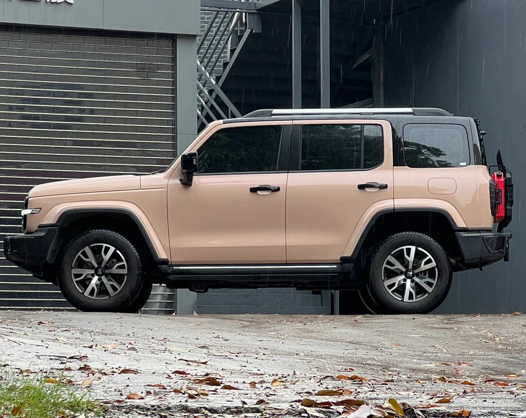 Mallcas™ Glossy Shine Latte Vinyl Wrap (PET Liner)