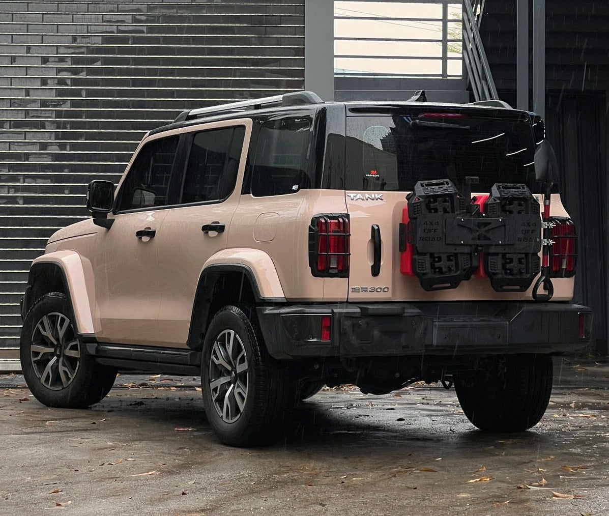 Mallcas™ Glossy Shine Latte Vinyl Wrap (PET Liner)