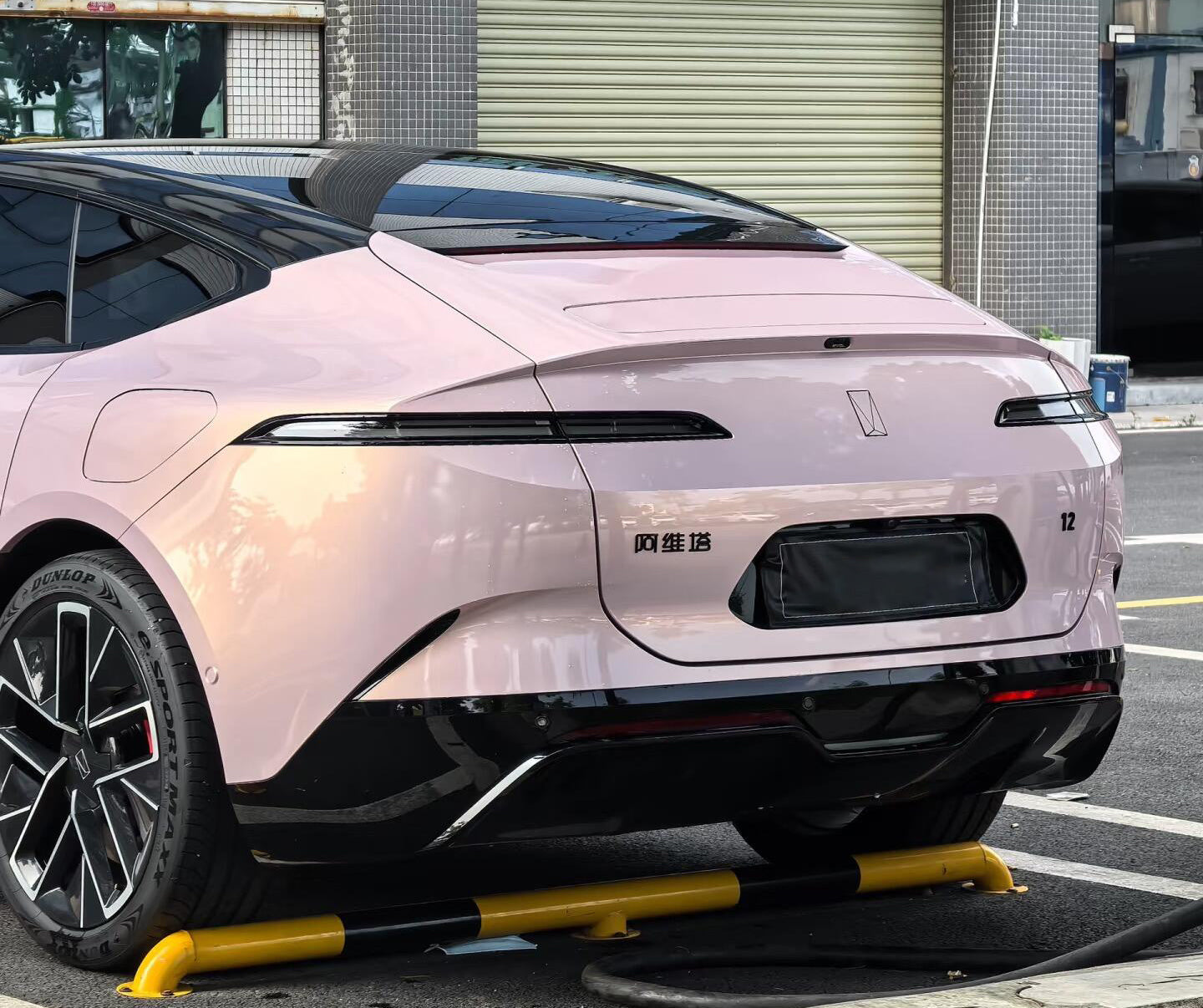 Mallcas™ Glossy Liquid Metallic Champagne Pink Vinyl Wrap (PET Liner)