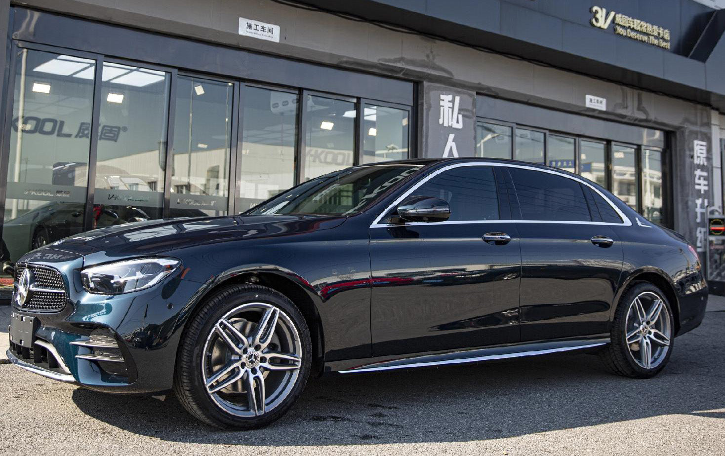 Mallcas™ Glossy Metallic Turquoise Green Vinyl Wrap (PET Liner)