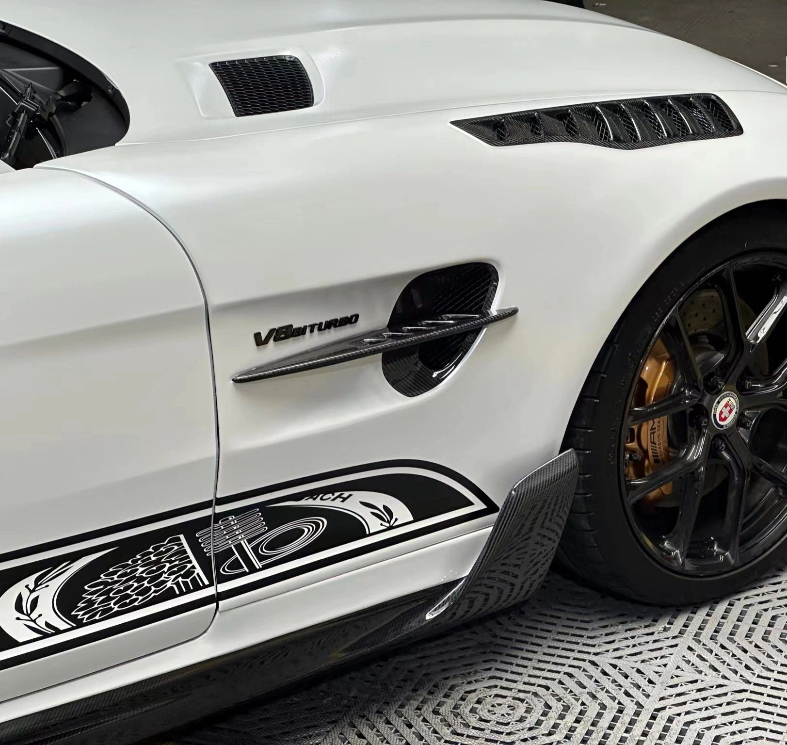 Mallcas™ Satin Pearl White Vinyl Wrap (PET Liner)