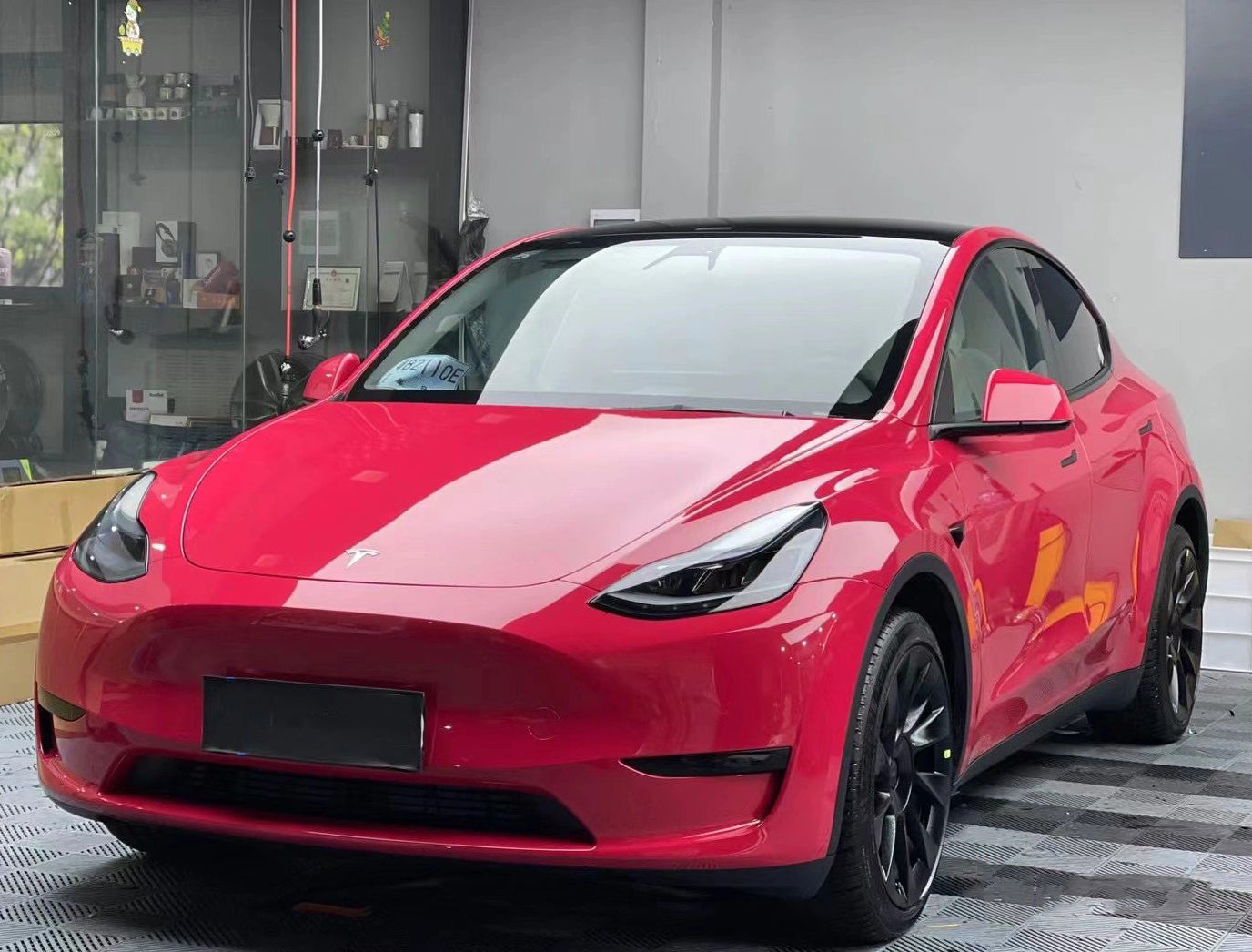 Mallcas™ Glossy Strawberry Red Vinyl Wrap (PET Liner)