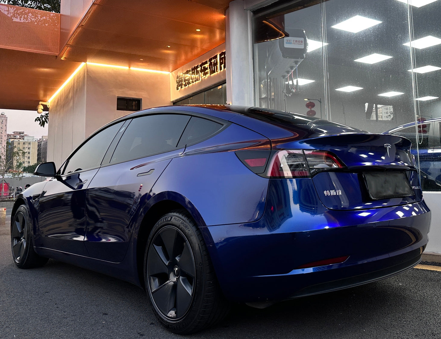 Mallcas™ Glossy Metallic Everton Blue Vinyl Wrap (PET Liner)