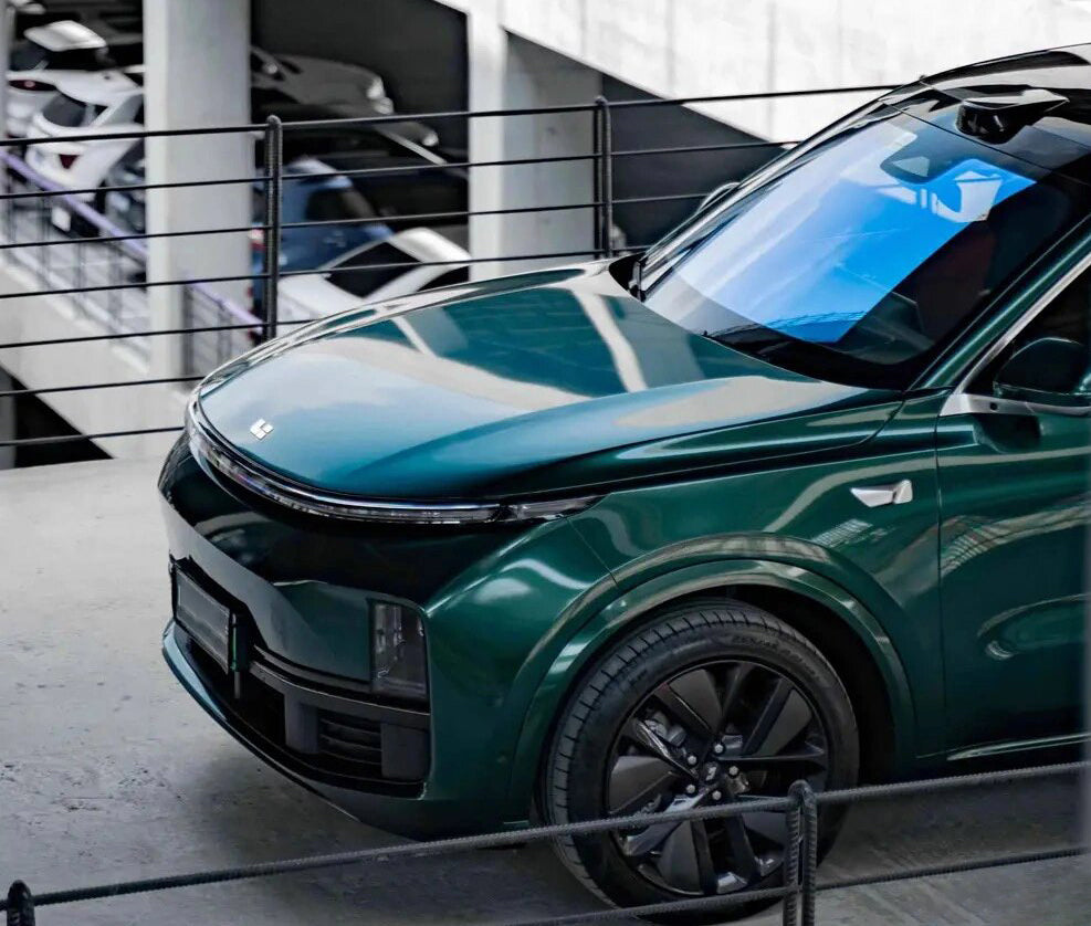 Mallcas™ Glossy Metallic Li Auto Green Vinyl Wrap (PET Liner)