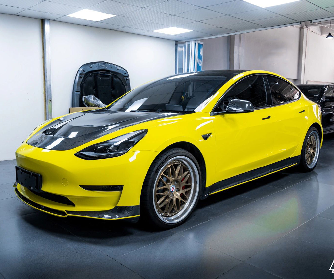 Mallcas™ Glossy Maize Yellow Vinyl Wrap