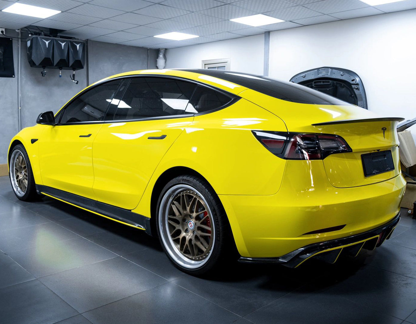 Mallcas™ Glossy Maize Yellow Vinyl Wrap