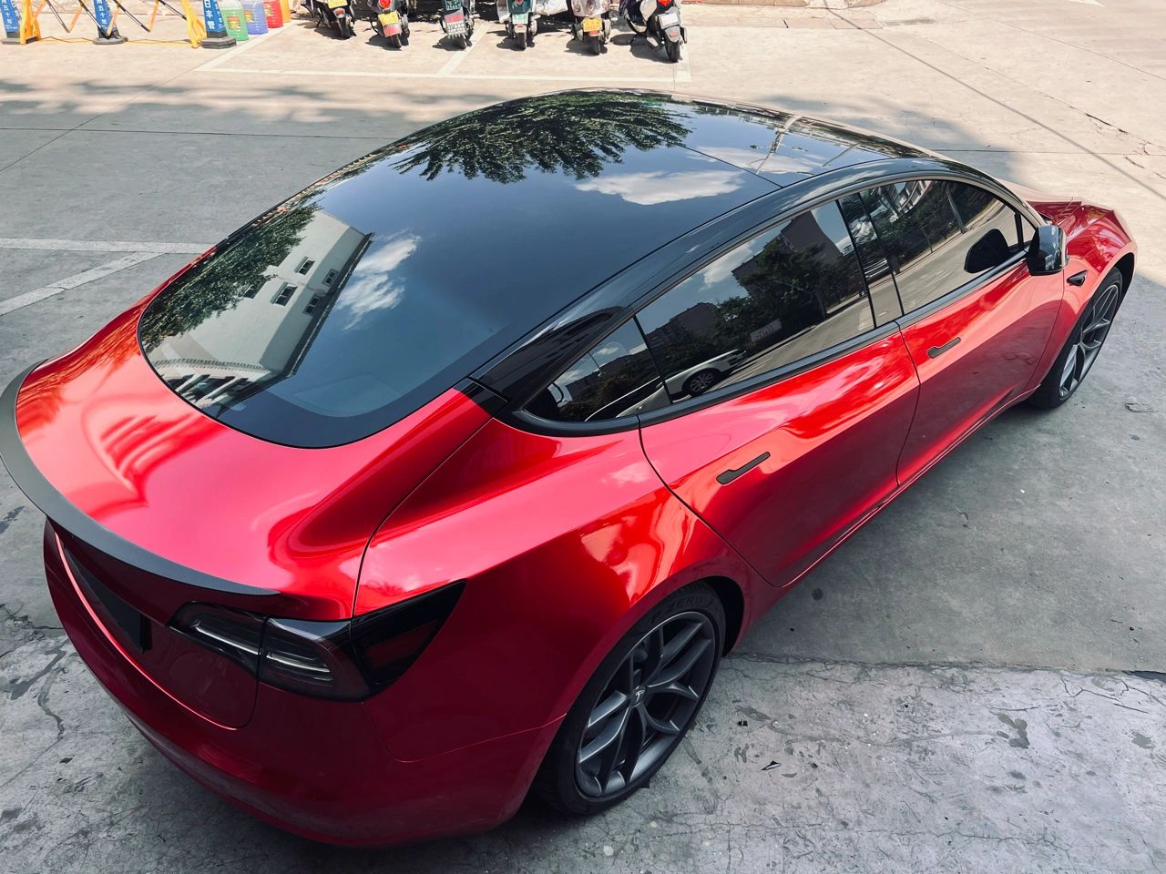 Mallcas™ Glossy Metallic Candy Red Vinyl Wrap