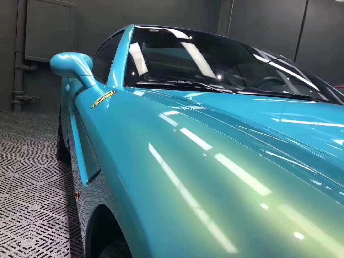Mallcas™ Glossy Candy Metallic Neon Ice Blue Vinyl Wrap (PET Liner)