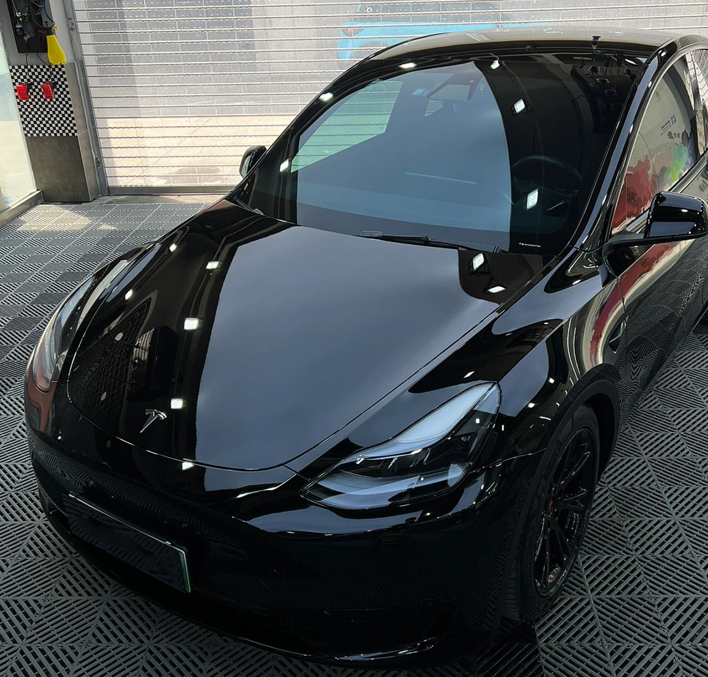 Mallcas™ Glossy Black Vinyl Wrap (PET Liner)
