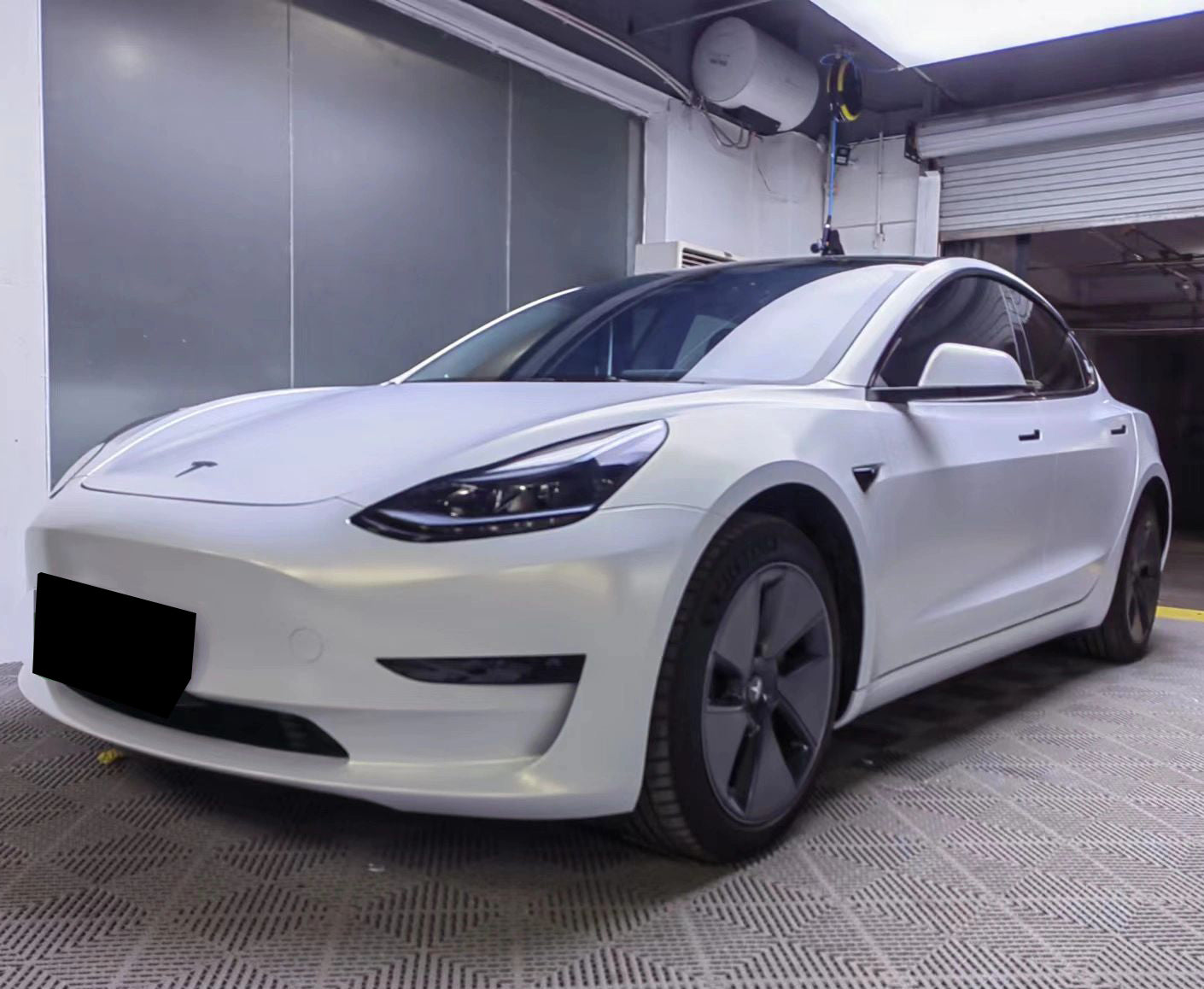 Mallcas™ Matte Diamond Gold White Vinyl Wrap (PET Liner)