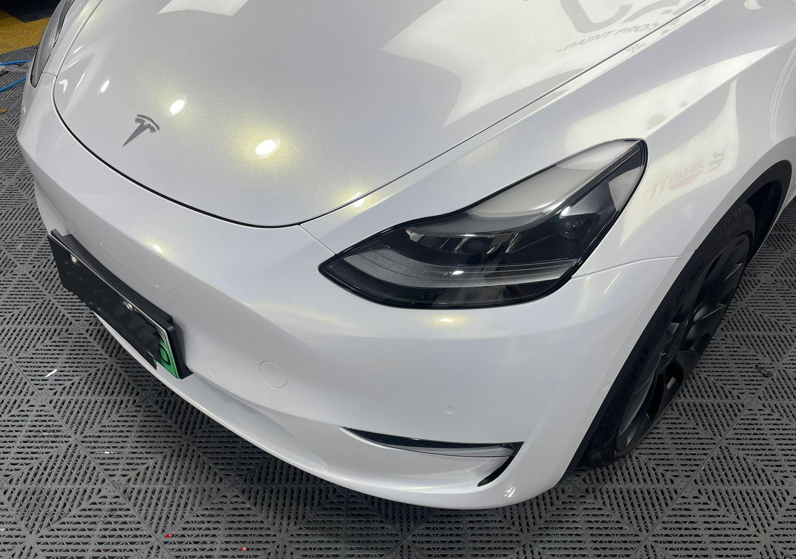 Mallcas™ Glossy  Diamond Gold White Vinyl Wrap (PET Liner)
