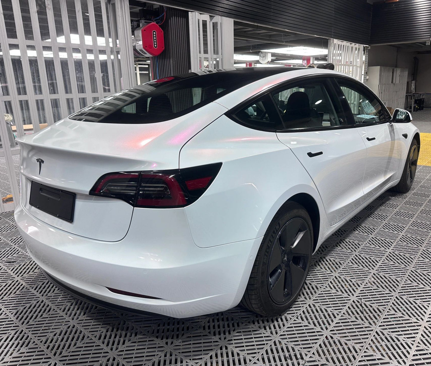 Mallcas™ Glossy Diamond Pink White Vinyl Wrap