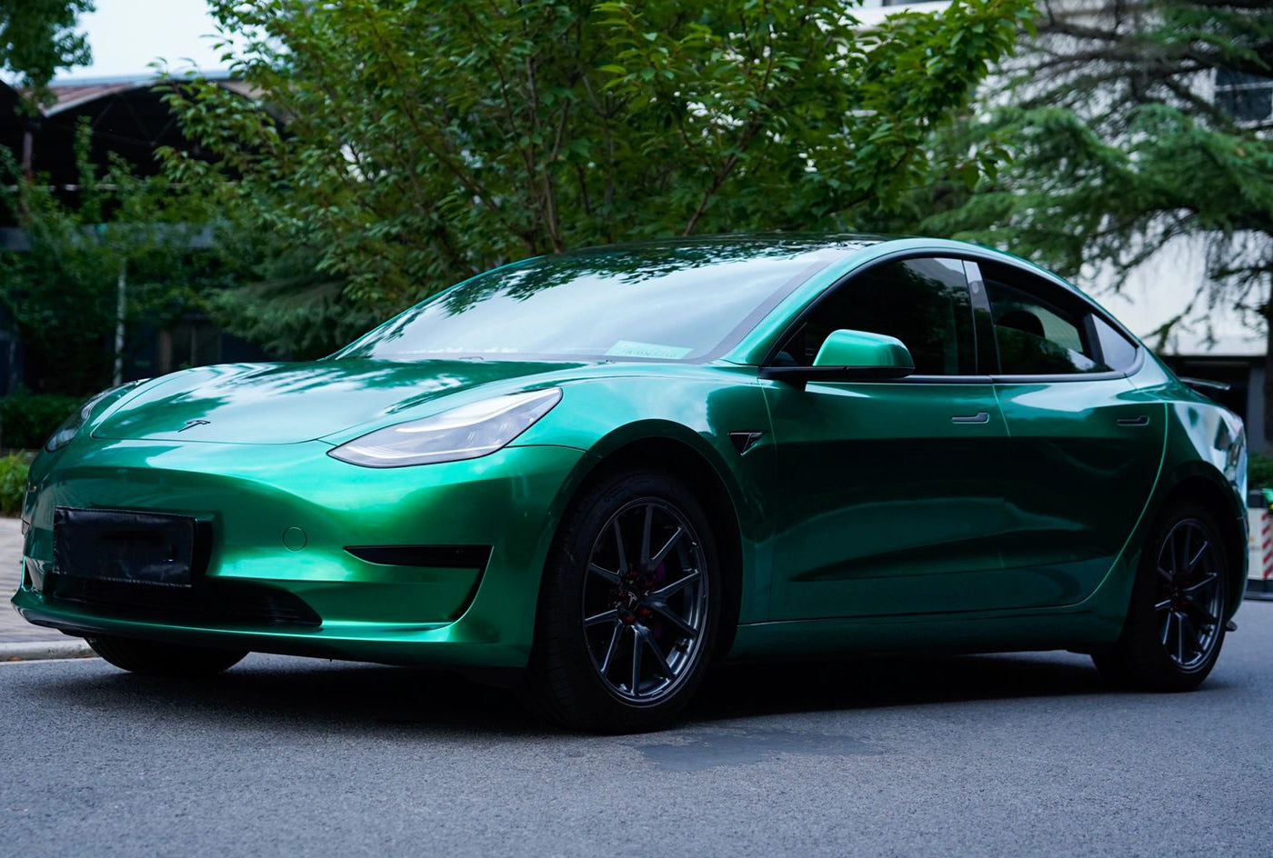 Mallcas™ Glossy Metallic Isle of Man Green Vinyl Wrap