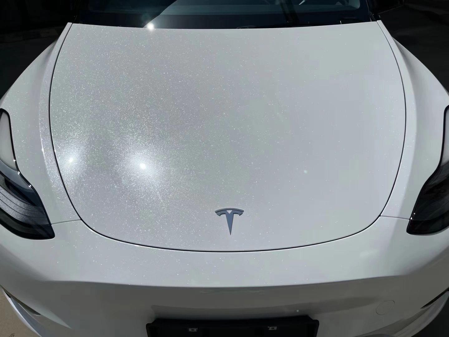 Mallcas™ Glossy Sparkle White Vinyl Wrap (PET Liner)