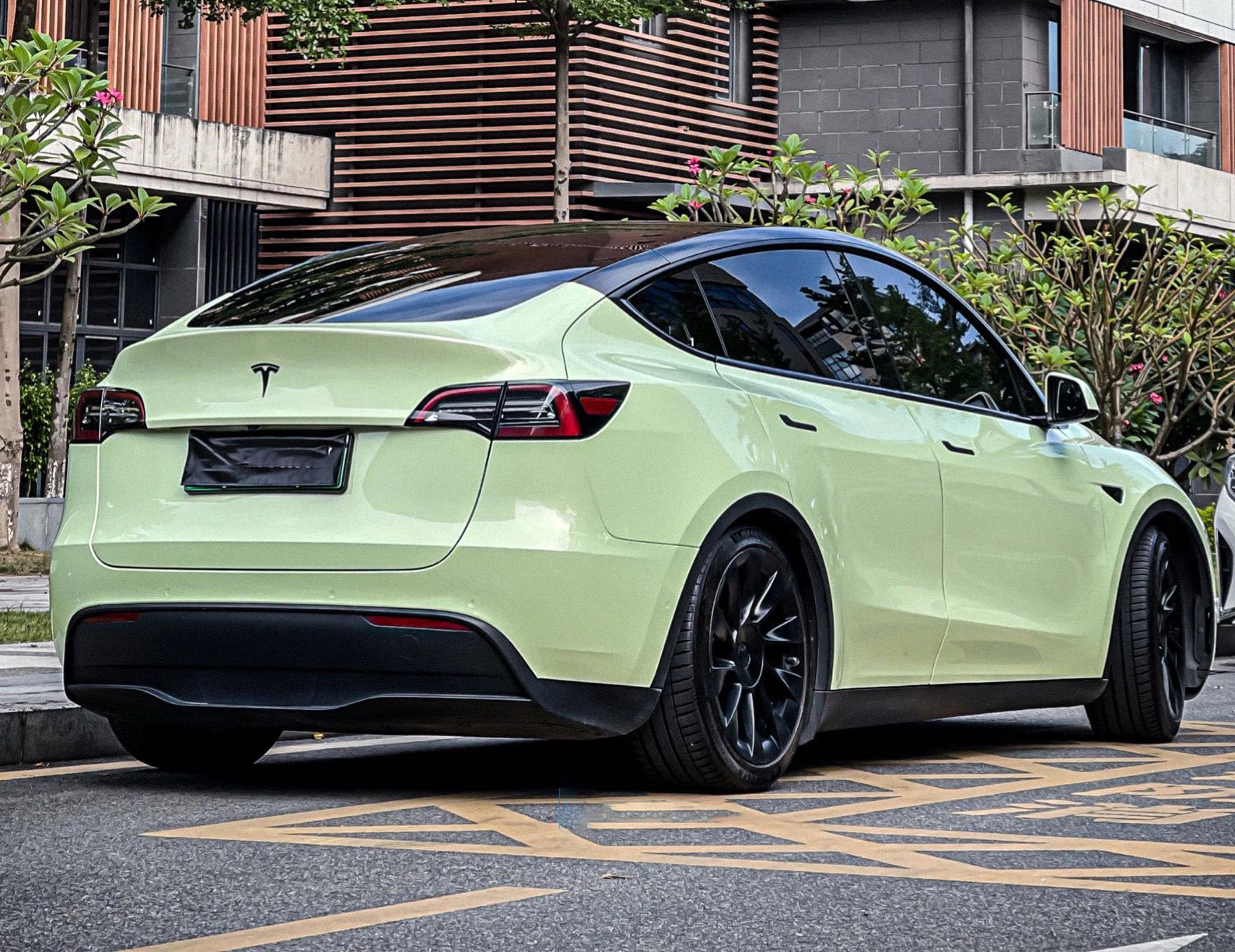 Mallcas™ Glossy Pearl Avocado Green Vinyl Wrap (PET Liner)