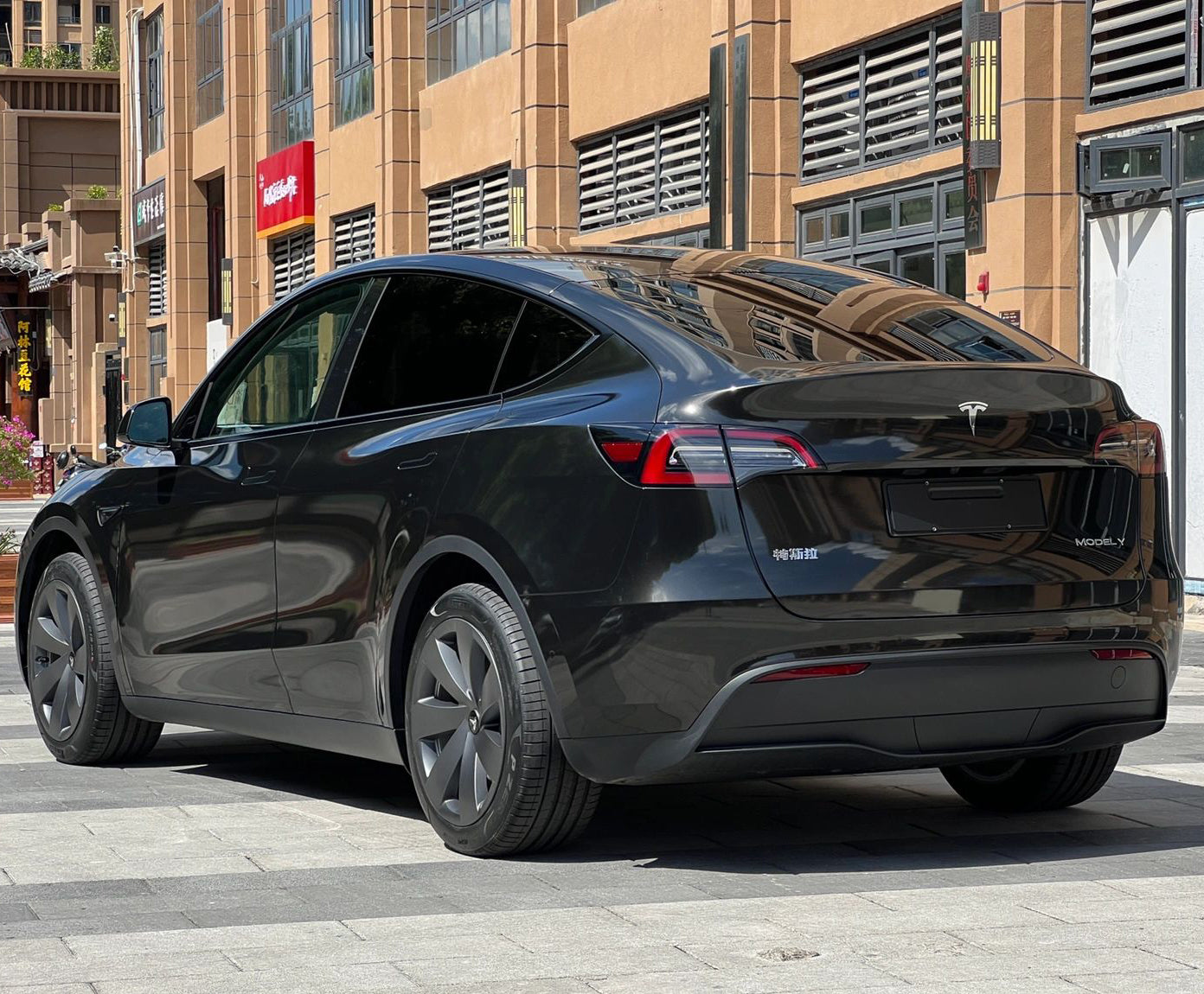 Mallcas™ Glossy Metallic Black Vinyl Wrap