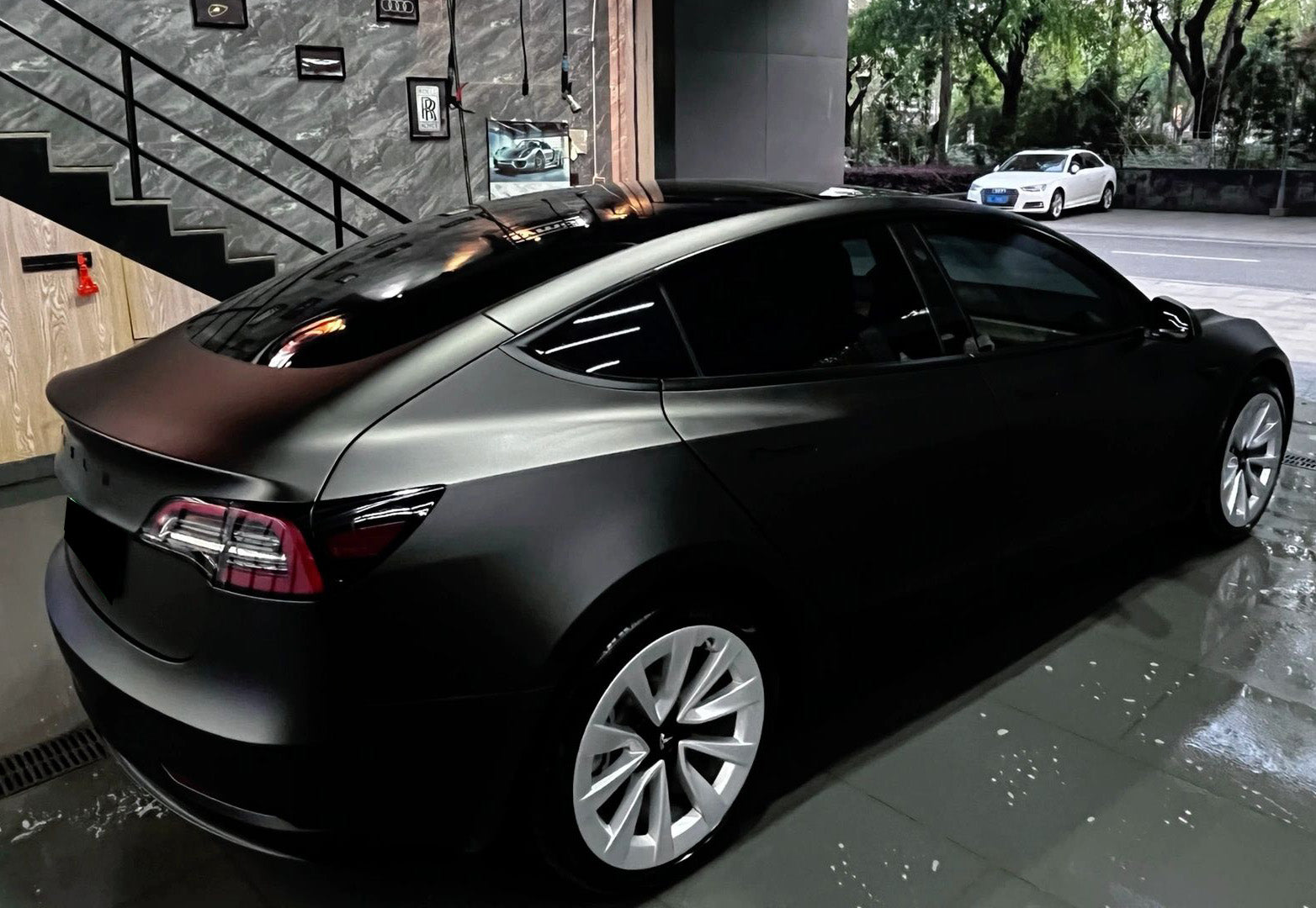 Mallcas™ Matte Black Vinyl Wrap (PET Liner)