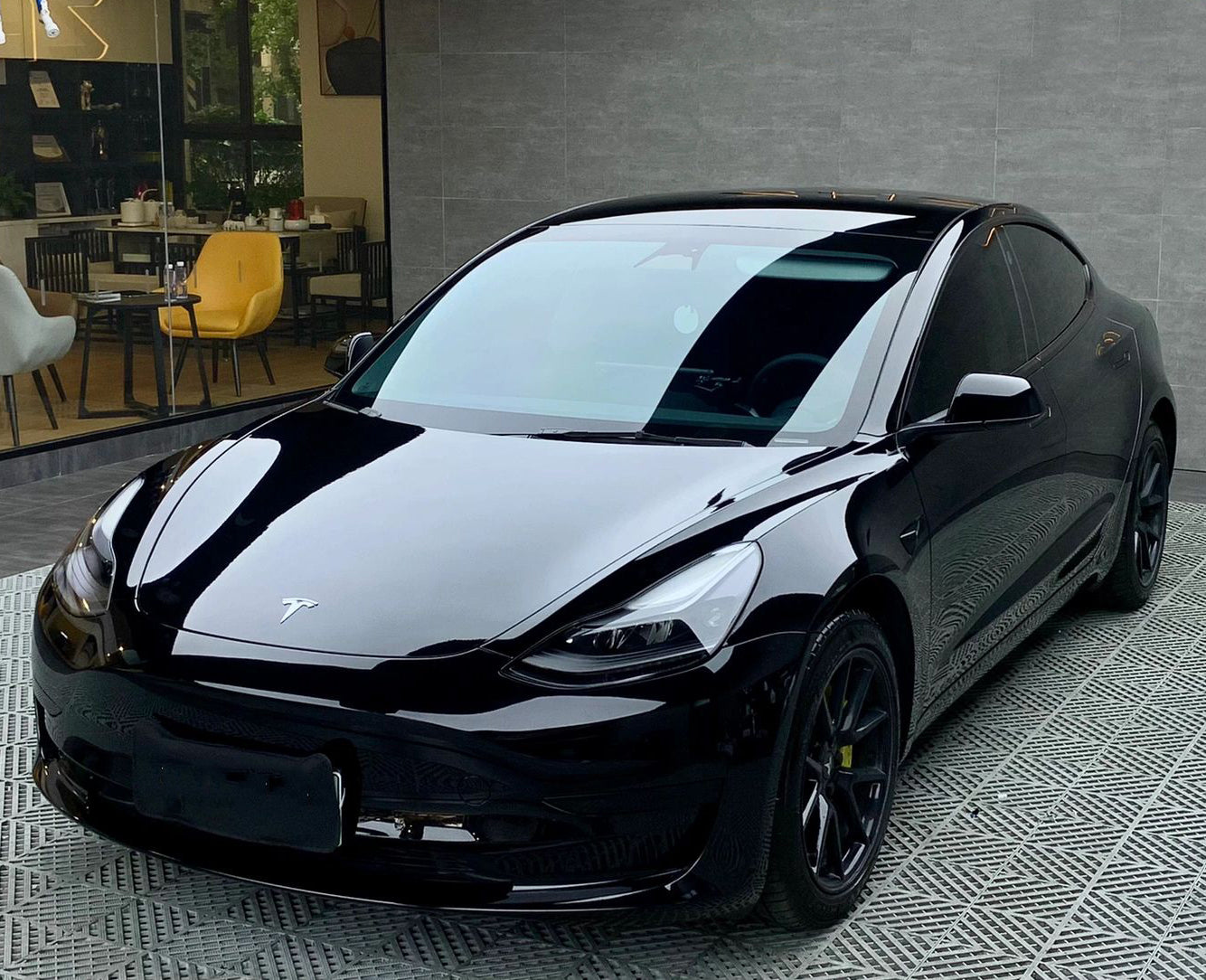 Mallcas™ Glossy Black Vinyl Wrap