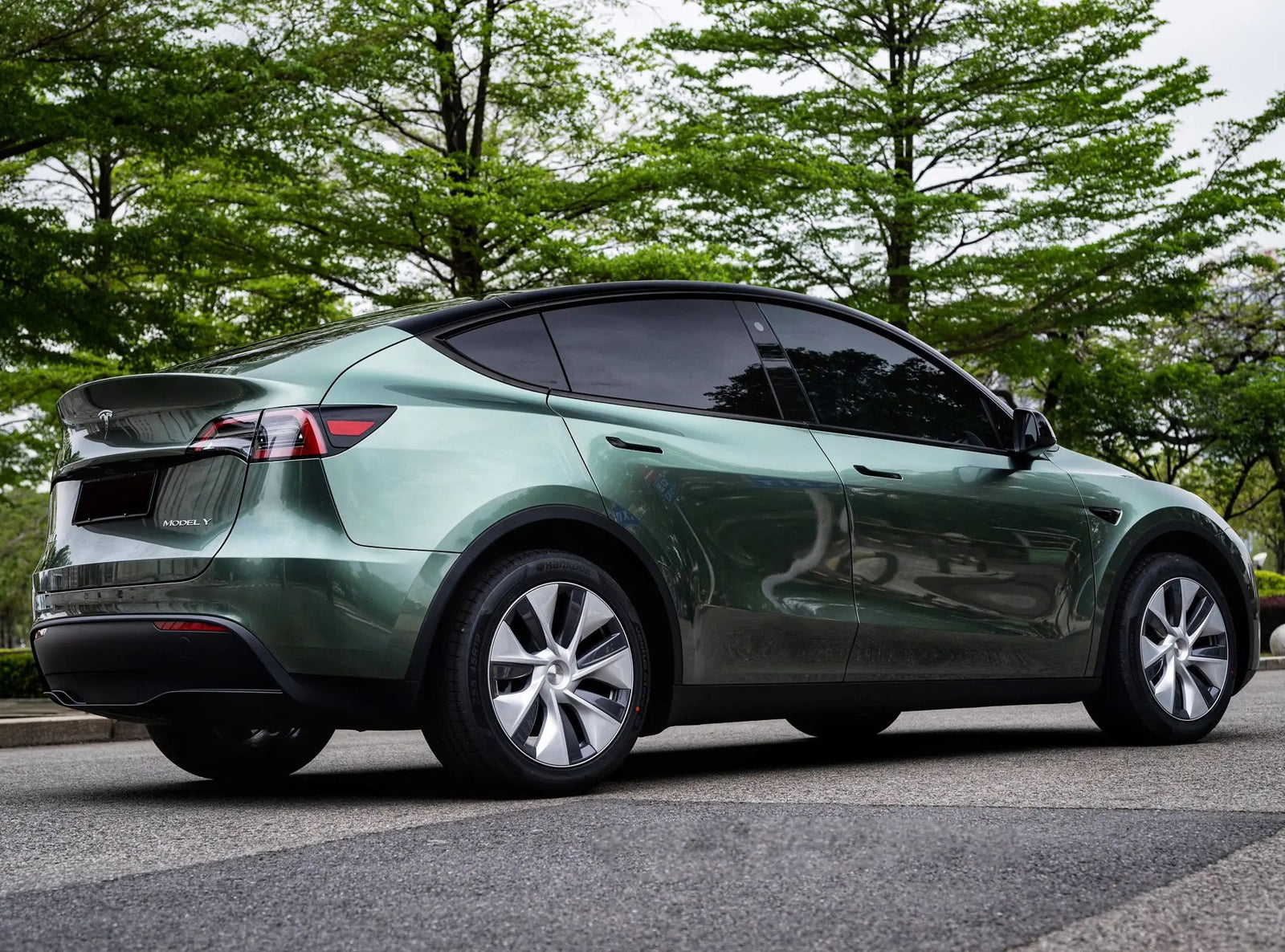 Mallcas™ Glossy Liquid Metallic Alpine Green Vinyl Wrap (PET Liner)