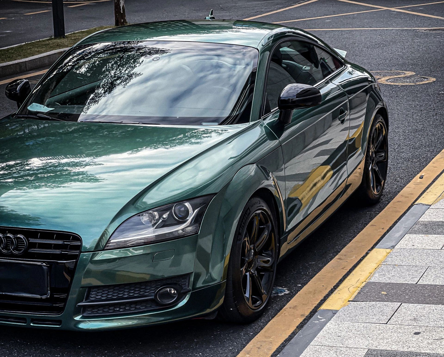 Mallcas™ Glossy Metallic Jade Green Vinyl Wrap (PET Liner)